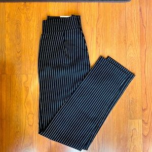Size 2 (27” waist) jet black/white high rose cropped stretch pants